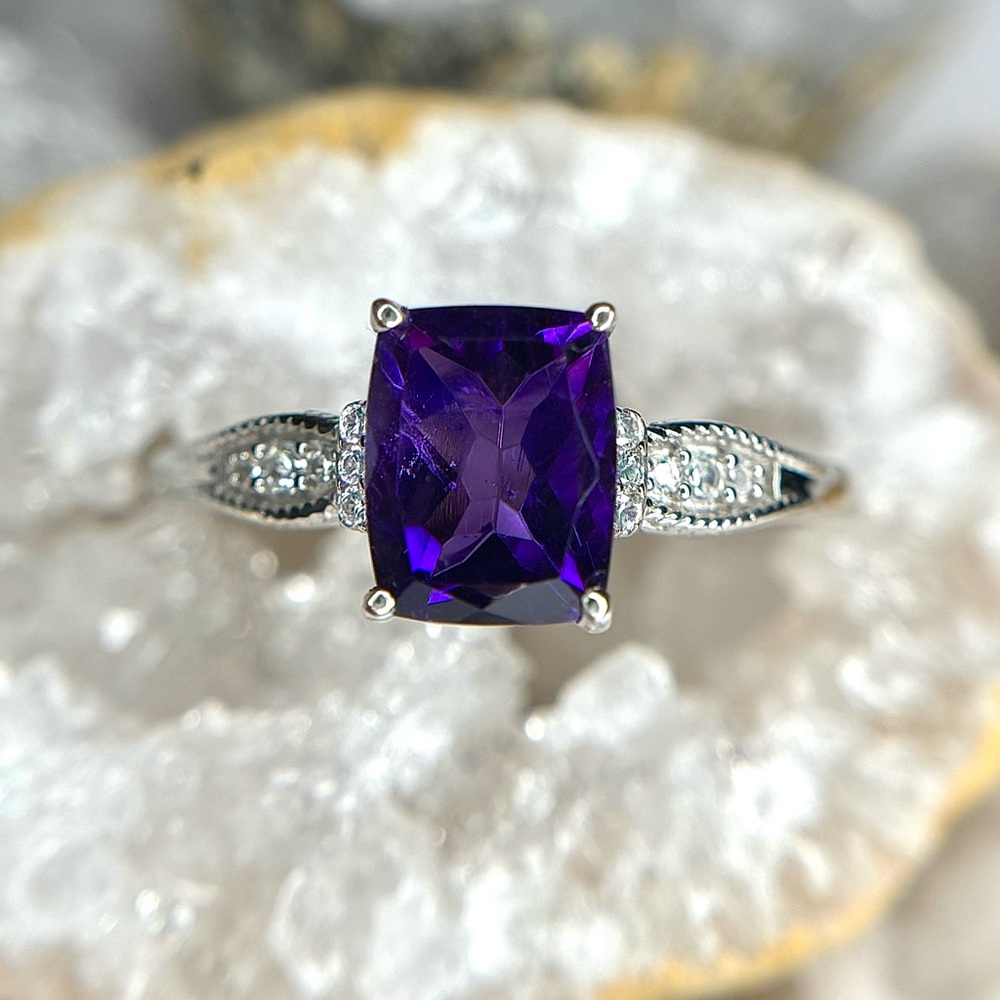 “Purple Power” Glorious Amethyst & White Zircon Ring! 💎 - SIZE (10)